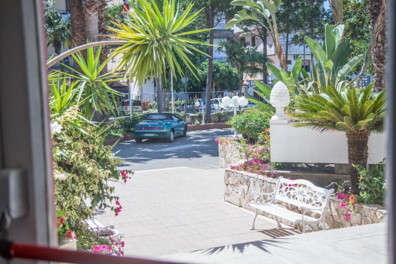 Hotel Assinos Palace Giardini Naxos