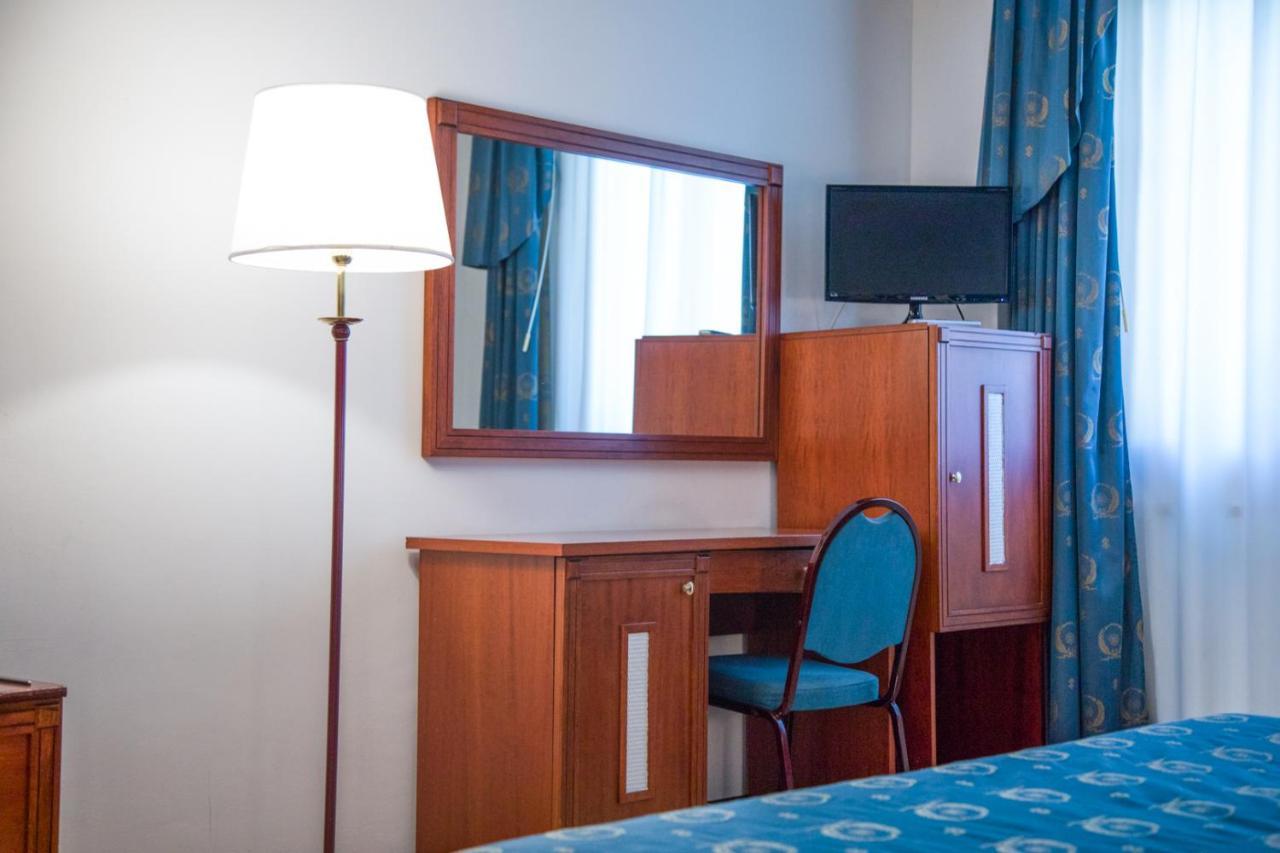 Assinos Palace Hotel 4*